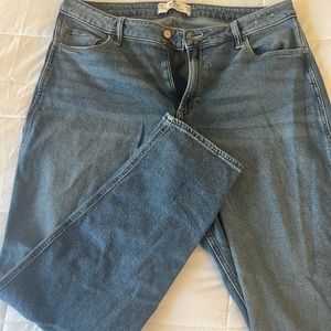 Hollister mom jeans size 17 long.